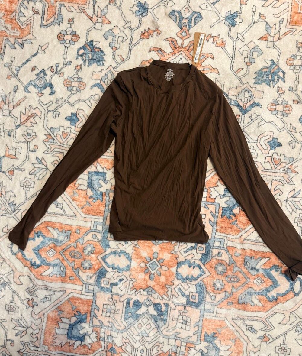 SKIMS Fits Everybody Long Sleeve T-Shirt Top Cocoa Brown Size M NWT